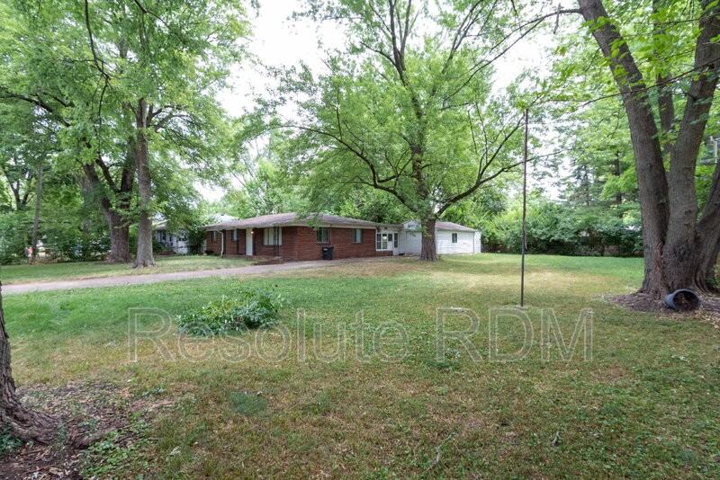 1919 N Audubon Rd - Photo 3 of 27