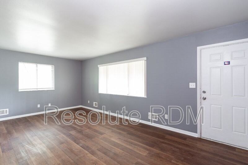 1919 N Audubon Rd - Photo 7 of 27