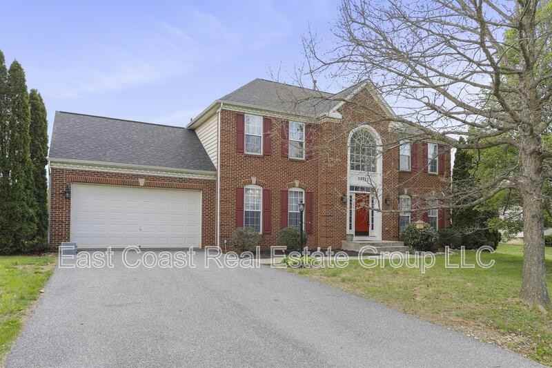 18311 Misty Acres Dr - Photo 2 of 38