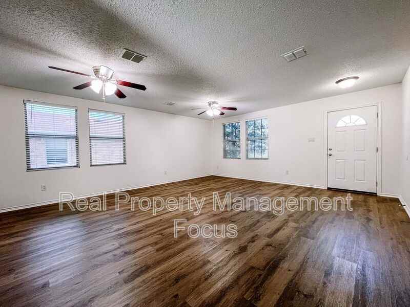 1329 Scenic Hills Dr - Photo 2 of 25