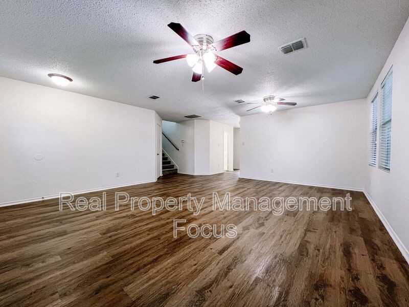 1329 Scenic Hills Dr - Photo 3 of 25