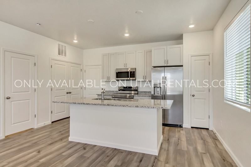 238 N Colonnade Rd - Photo 7 of 20