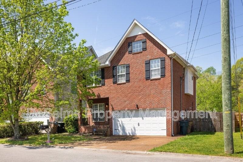 703 Brent Glen Pl - Photo 2 of 36