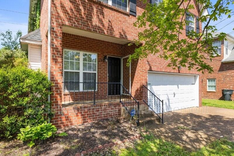 703 Brent Glen Pl - Photo 4 of 36