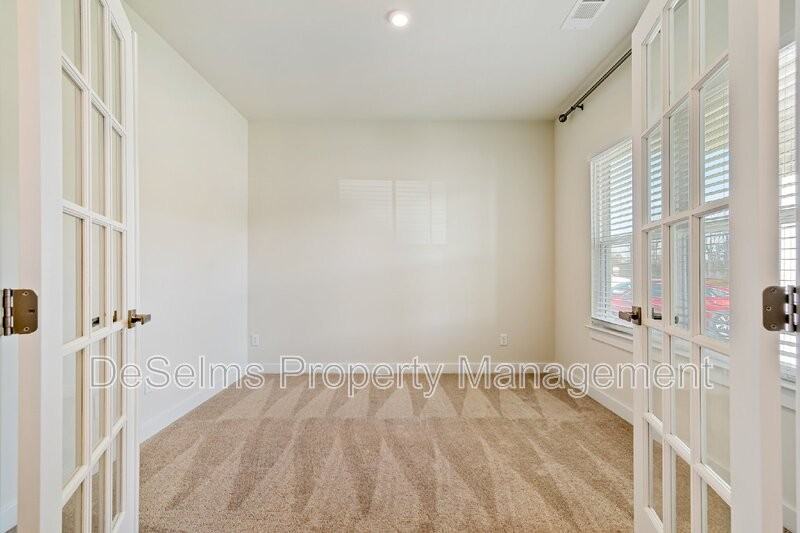 3820 Pitchers Ln - Photo 7 of 50