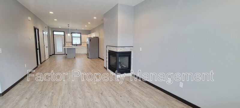 304 Prairie Rose Trl - Photo 3 of 24