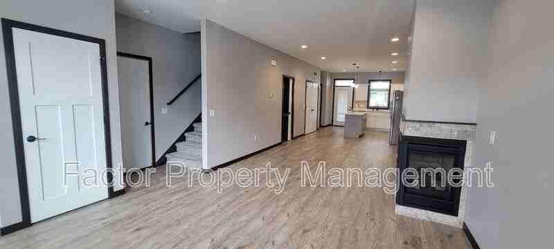 304 Prairie Rose Trl - Photo 2 of 24