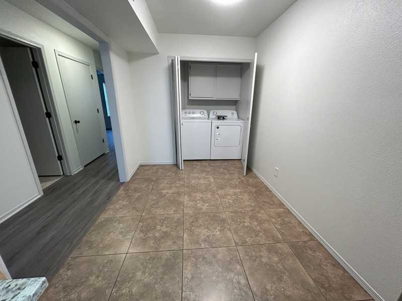 329 Berry St - Photo 5 of 9
