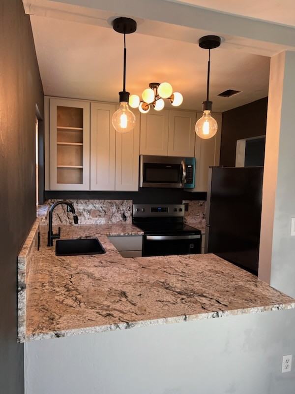 1327 Airport Dr - Photo 2 of 6