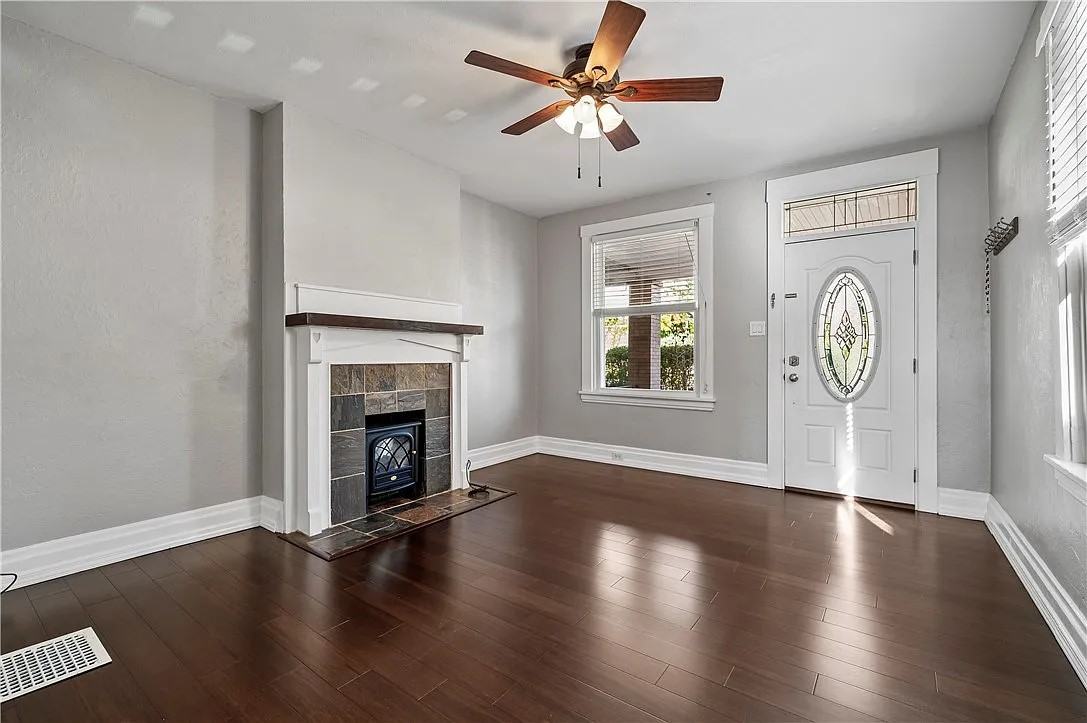 3059 Texas Ave - Photo 4 of 18