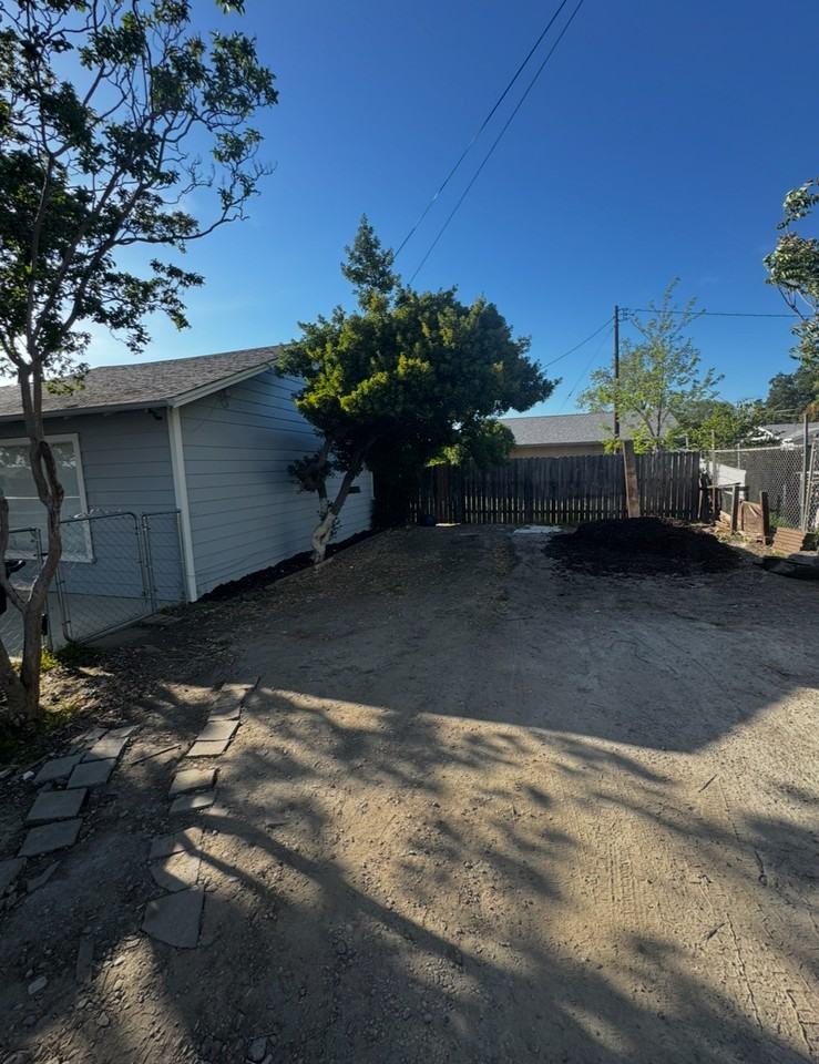 2451 Troy Ct - Photo 2 of 19