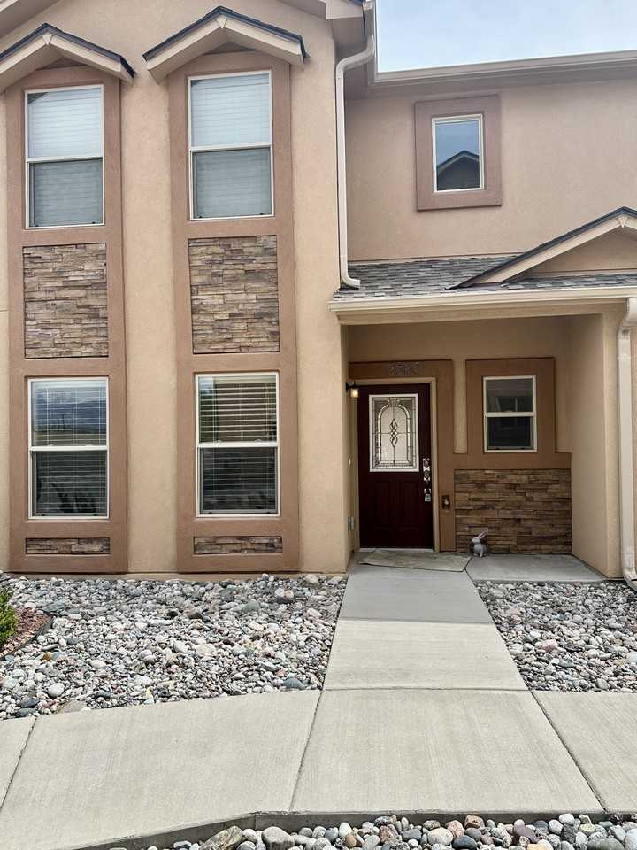 9360 Piedmont Pt - Photo 2 of 14