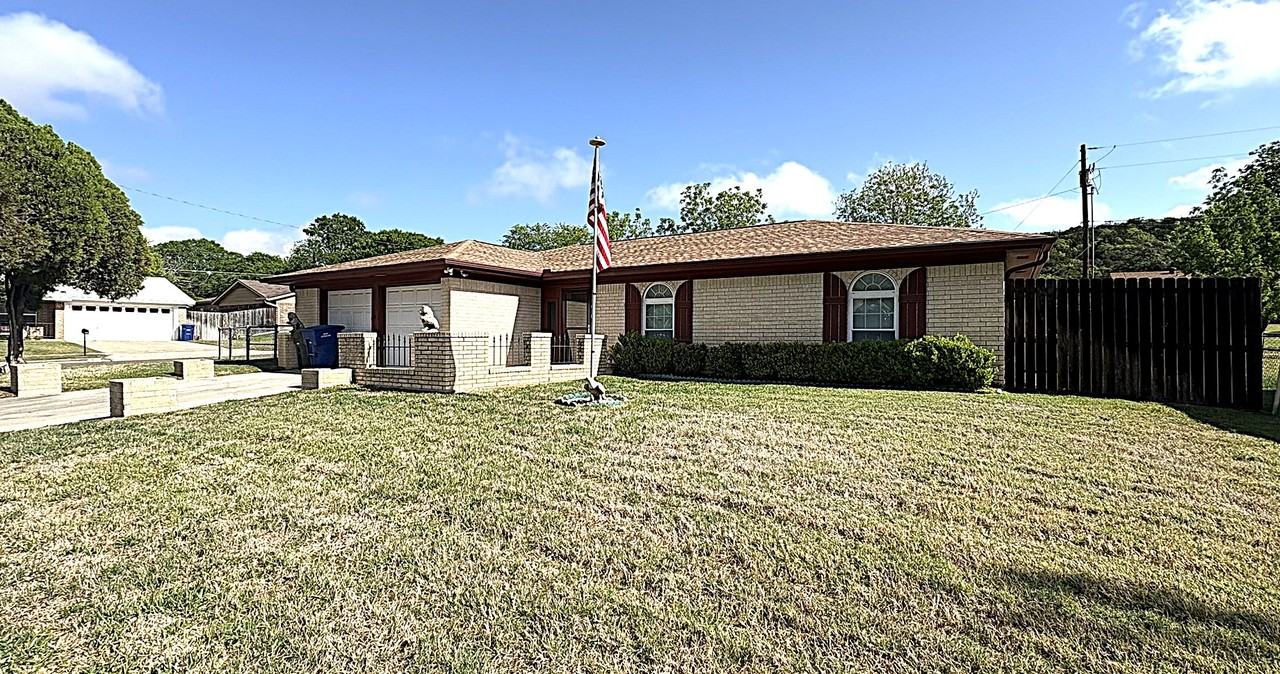 1613 Velma Ave - Photo 2 of 24
