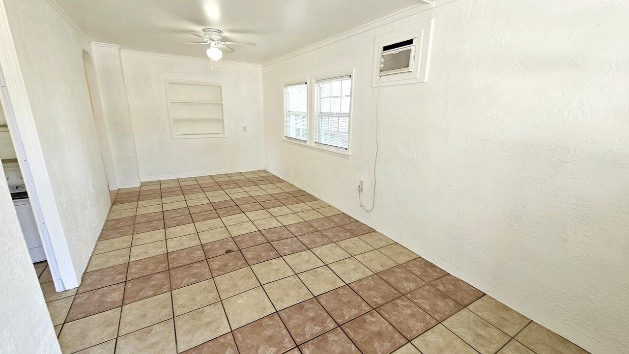 15 N Mango St #W - Photo 4 of 19