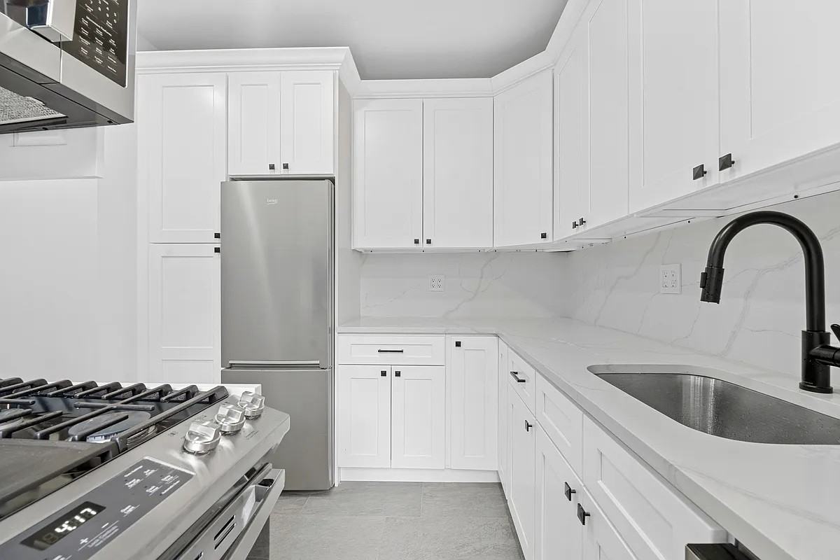 3421 78th St #4B - Photo 2 of 14