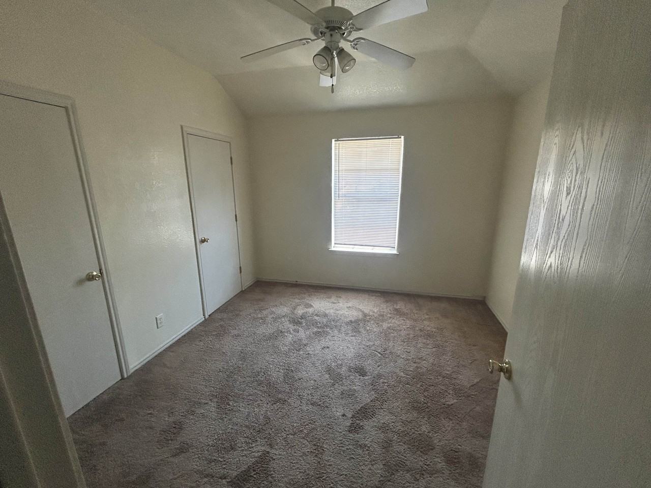 3703 Littleleaf Dr - Photo 2 of 2