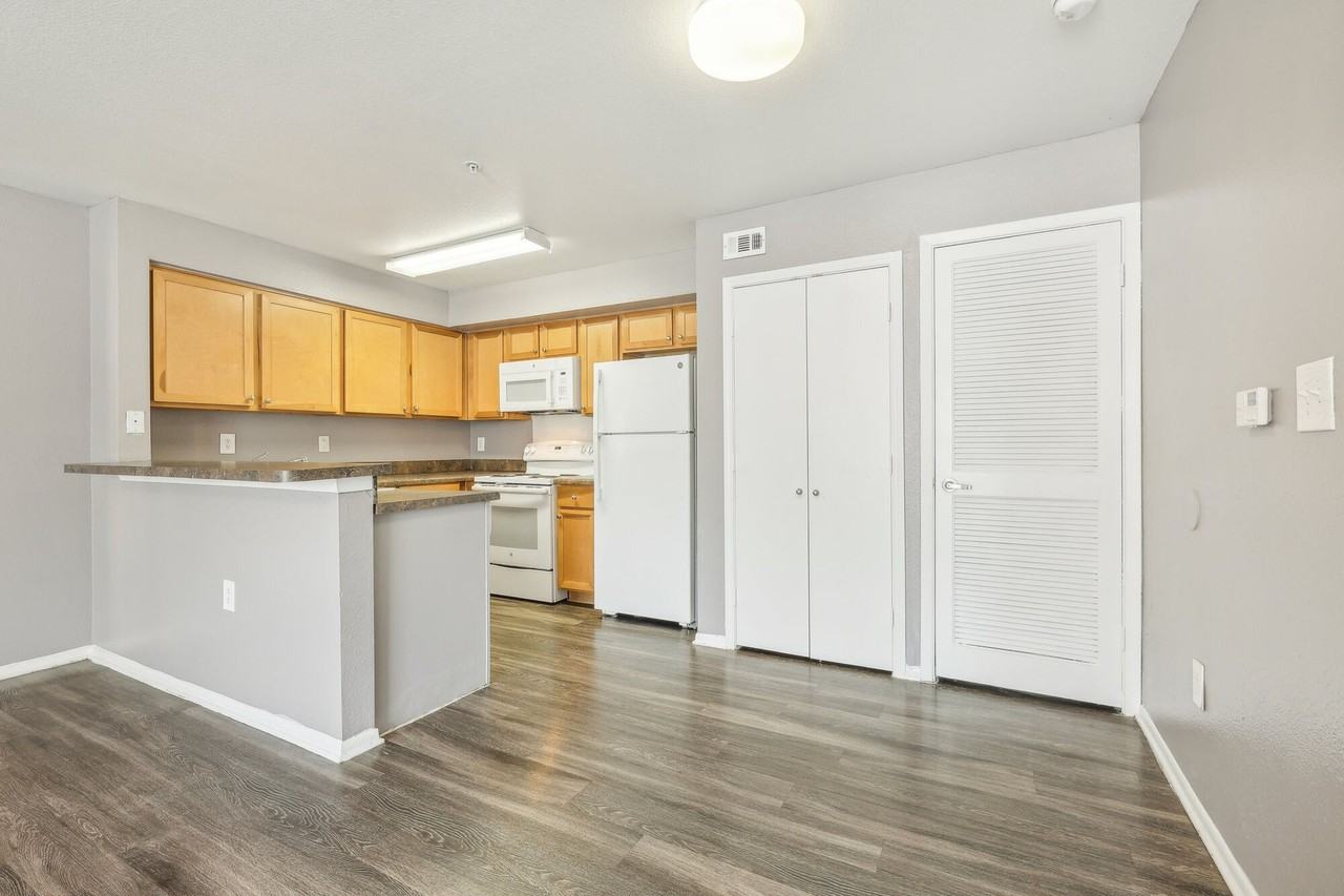 Silver Springs Apartments - Photo 2 of 32