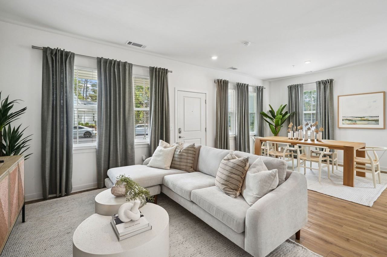 Hamlet Maybank - Photo 7 of 39