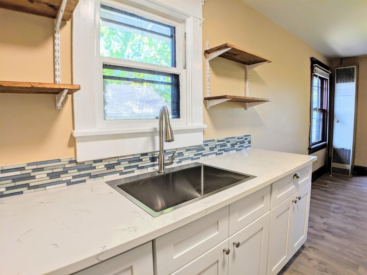 427 SW 5th St. - Photo 2 of 21