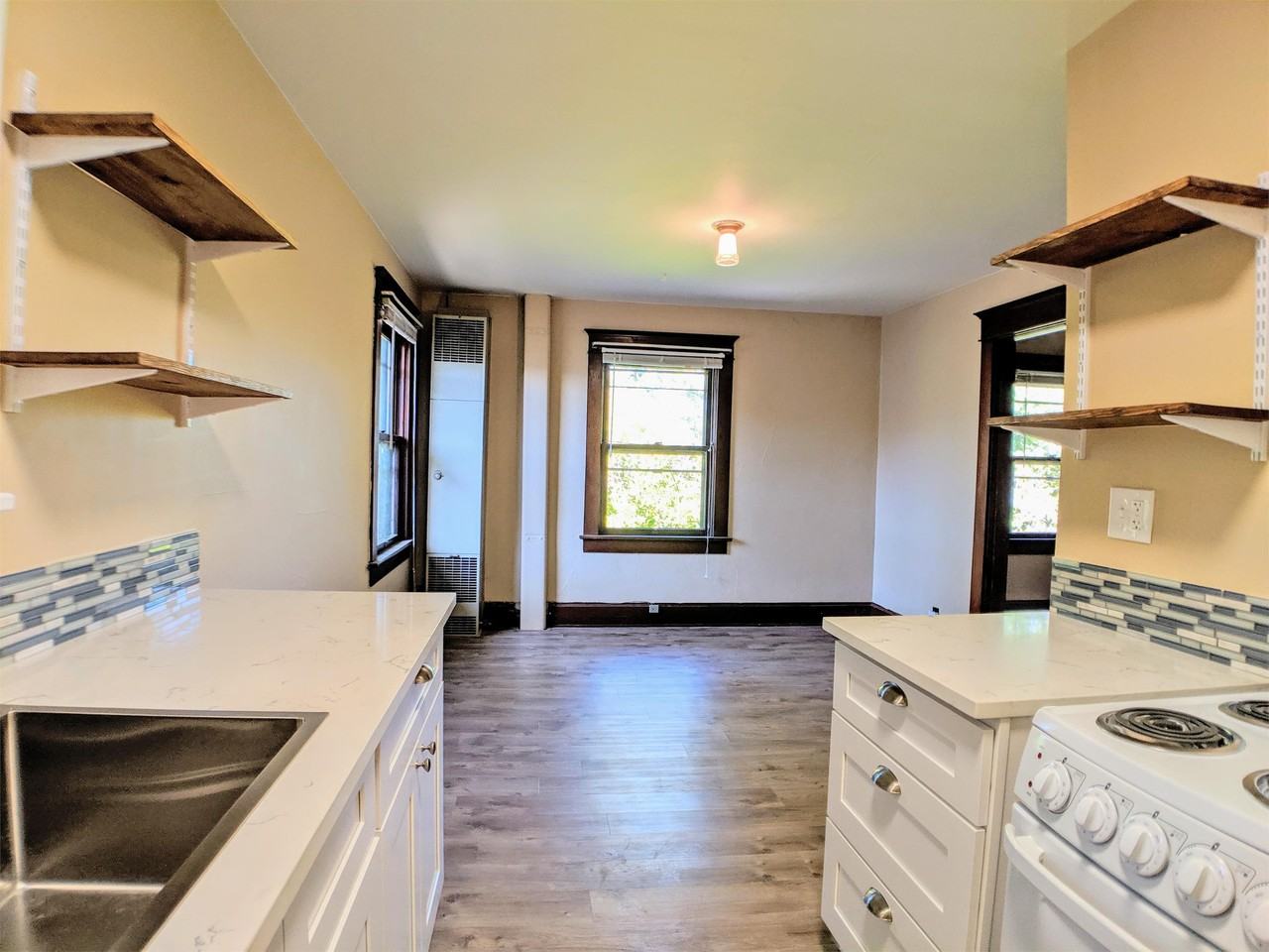 427 SW 5th St. - Photo 3 of 21