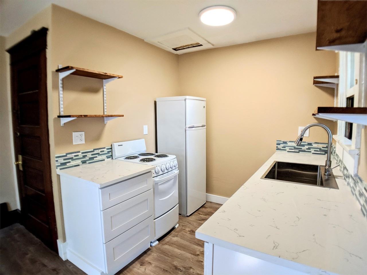 427 SW 5th St. - Photo 4 of 21