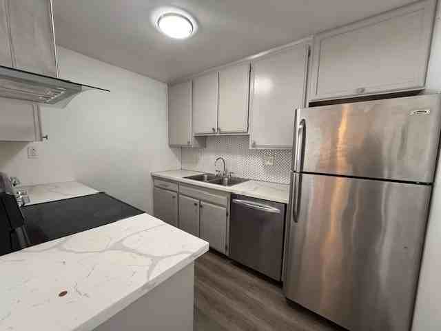 1420 North Mansfield Avenue - Photo 2 of 20