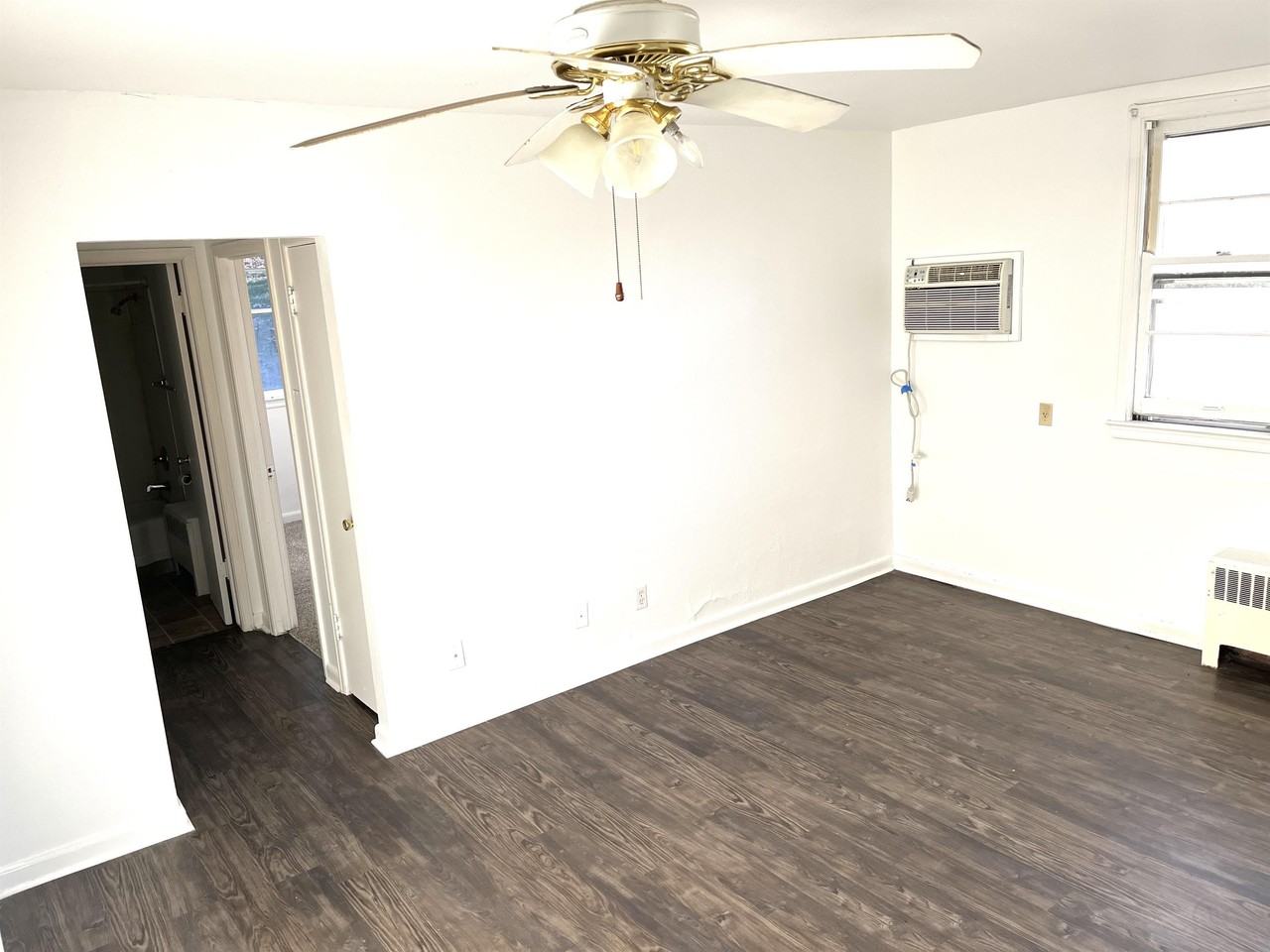 4906 Ingersoll Avenue - Photo 2 of 8