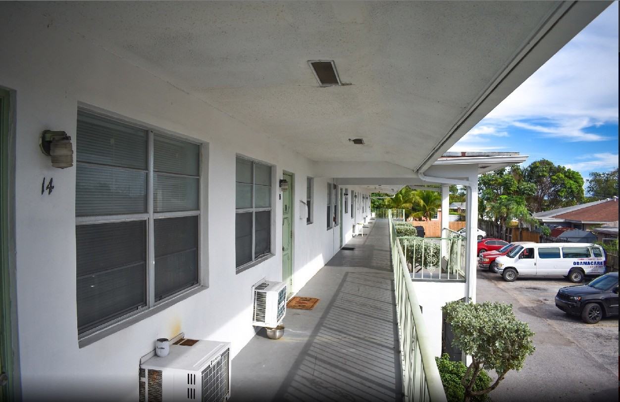 1406 Barton Rd - Photo 3 of 3