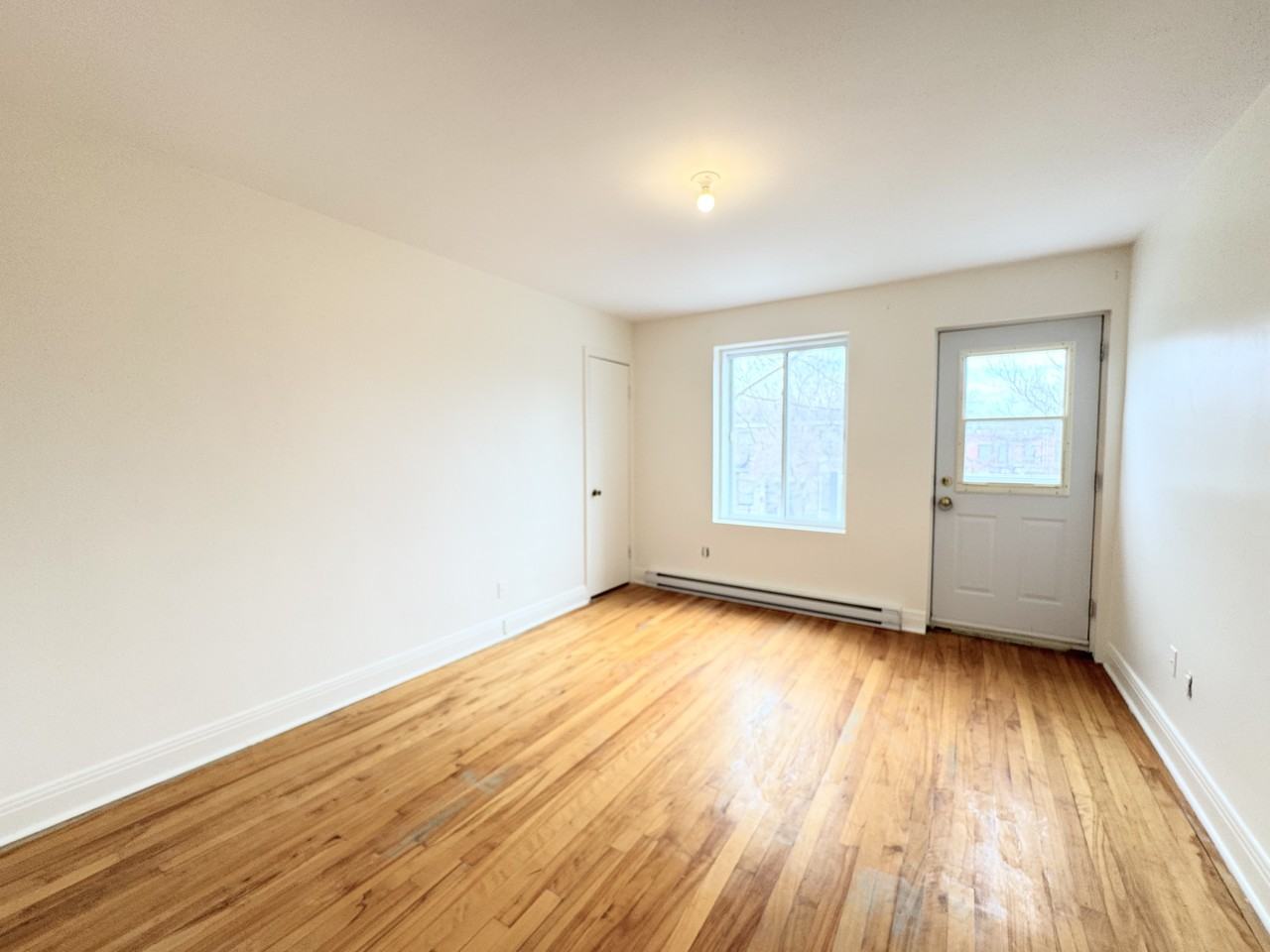 6626 25e Avenue - Photo 3 of 8