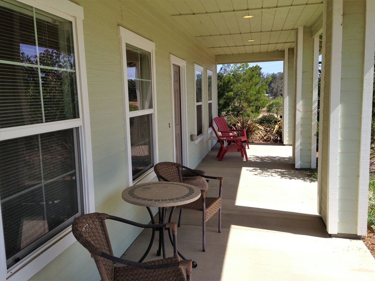 1270 Estate Way - Photo 3 of 23