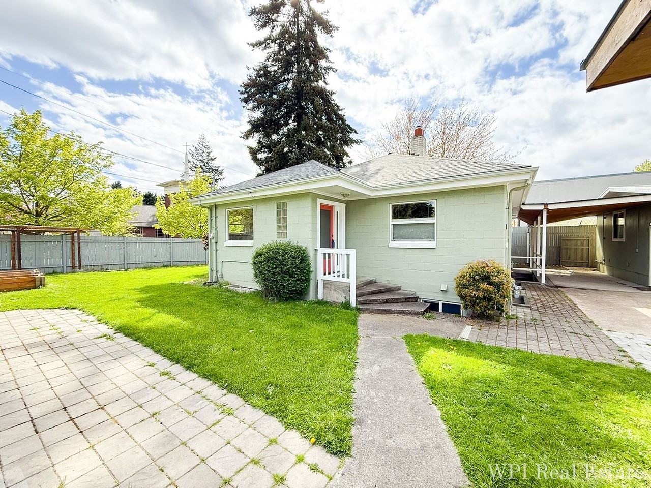 326 N 125th St - Photo 2 of 18