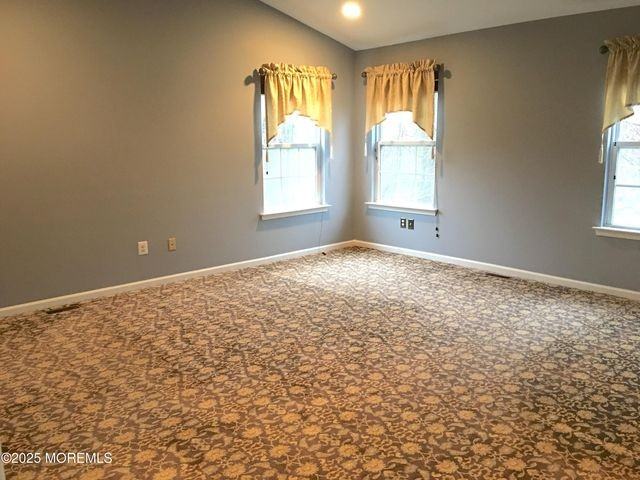 44 Poplar Lane - Photo 3 of 6