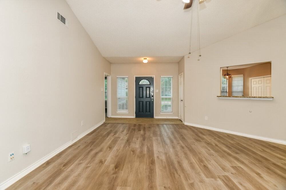426 Wheatridge St - Photo 4 of 16