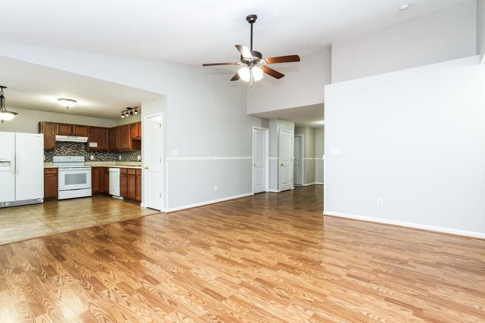 7548 Lara Lee Dr - Photo 3 of 15