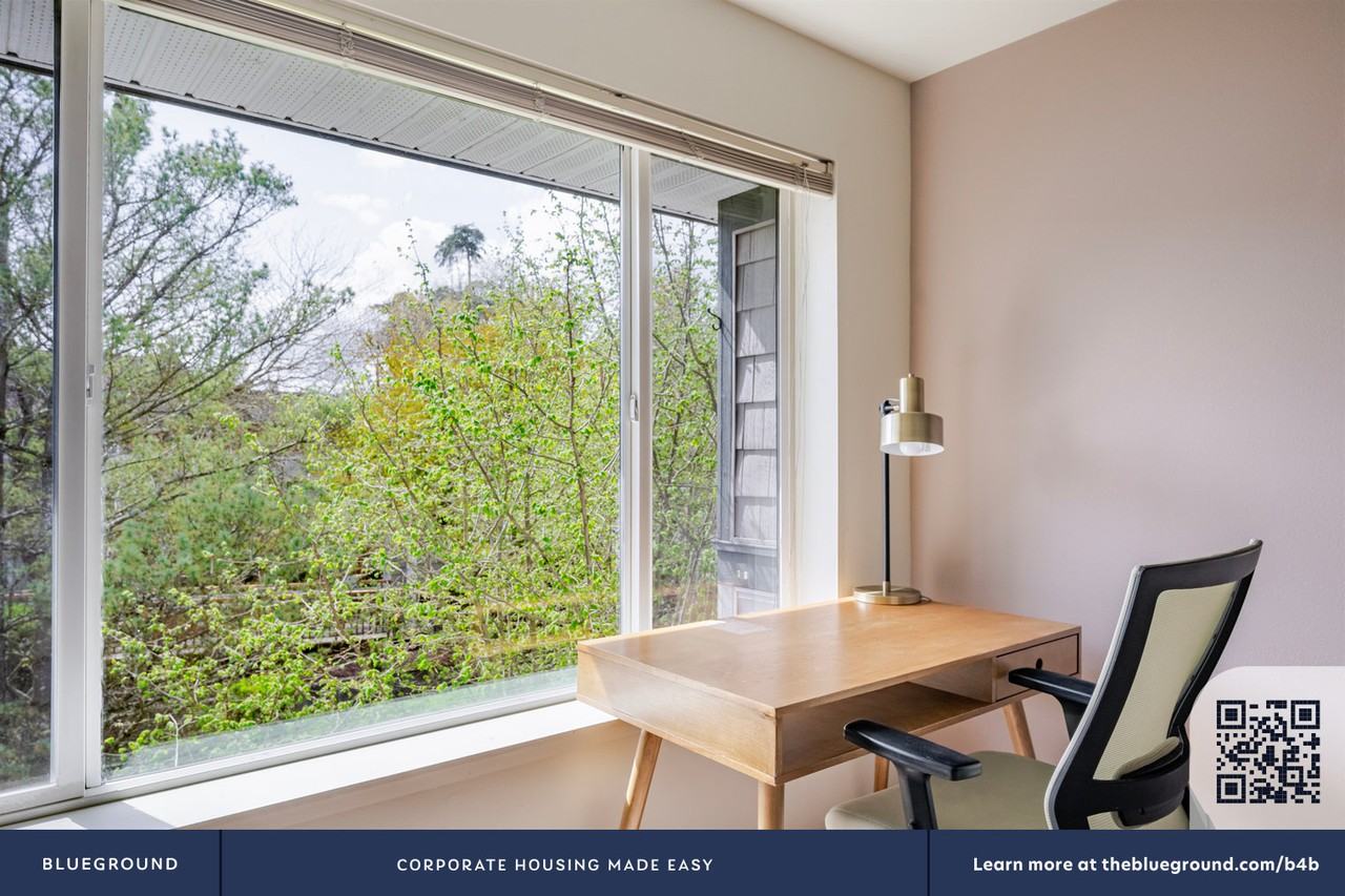 4730 21st Avenue Northeast - Photo 6 of 61