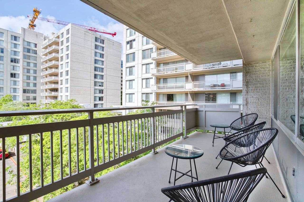 2111 Richmond Highway - Photo 7 of 32