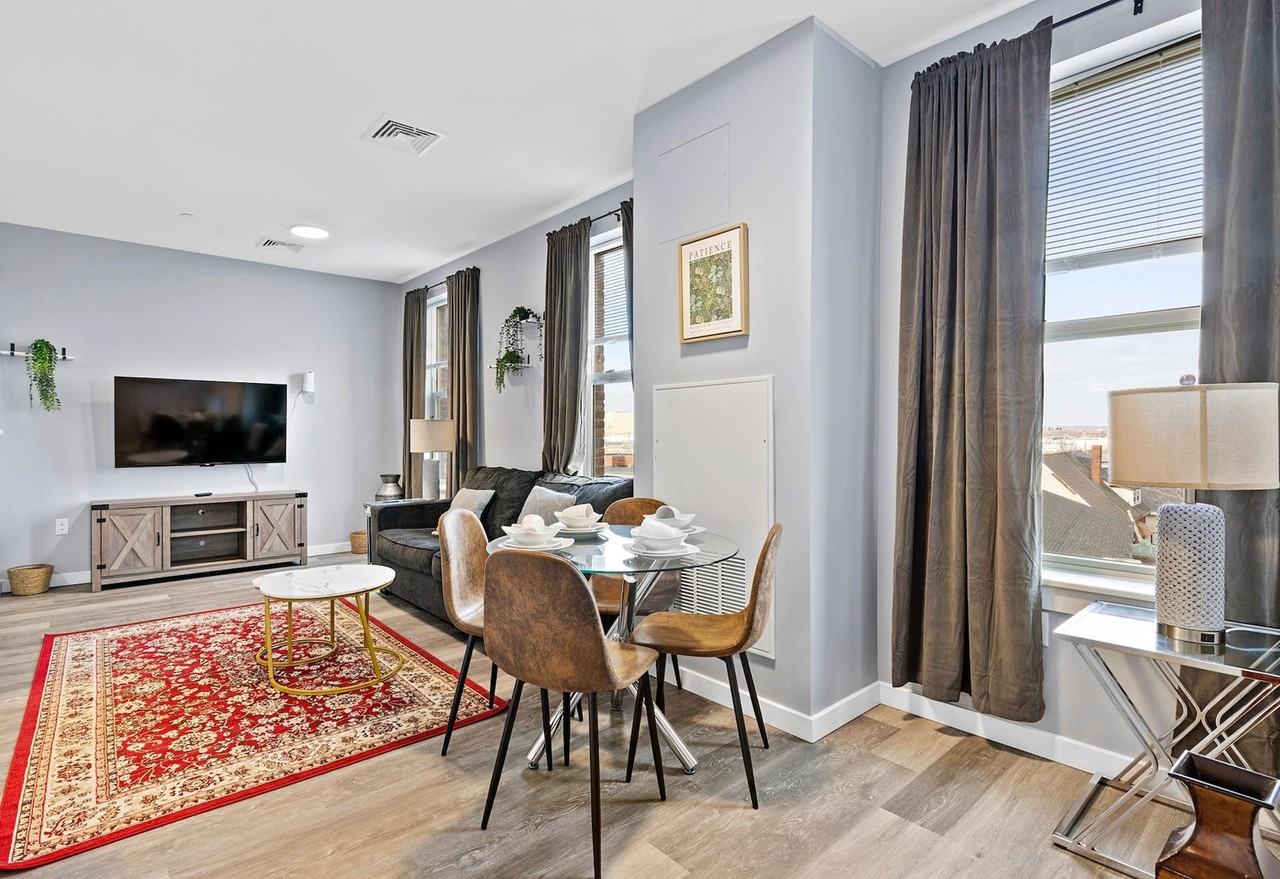 95 Broadway #1240351P - Photo 6 of 29