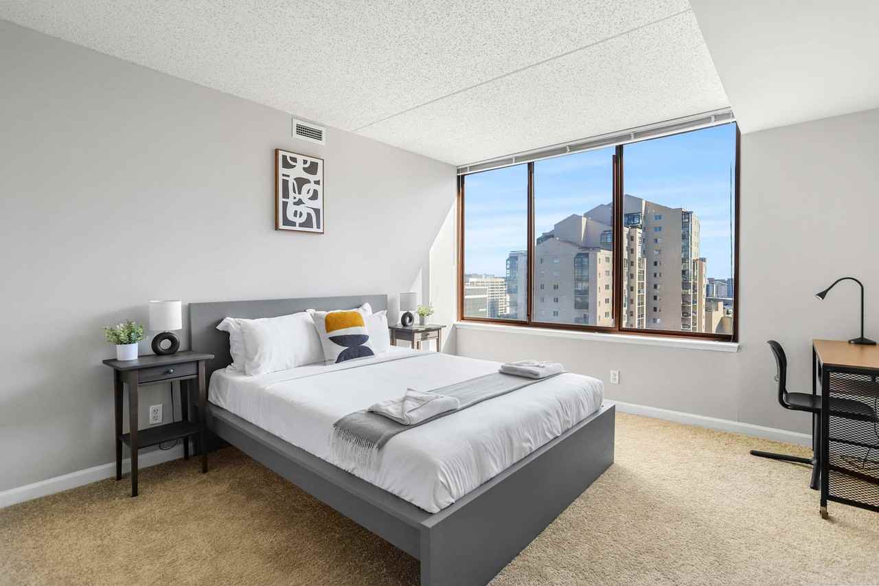 401 12th St S #1055592P - Photo 7 of 37