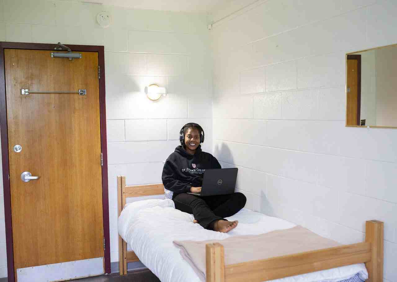 17 Sifton Road - Photo 2 of 5