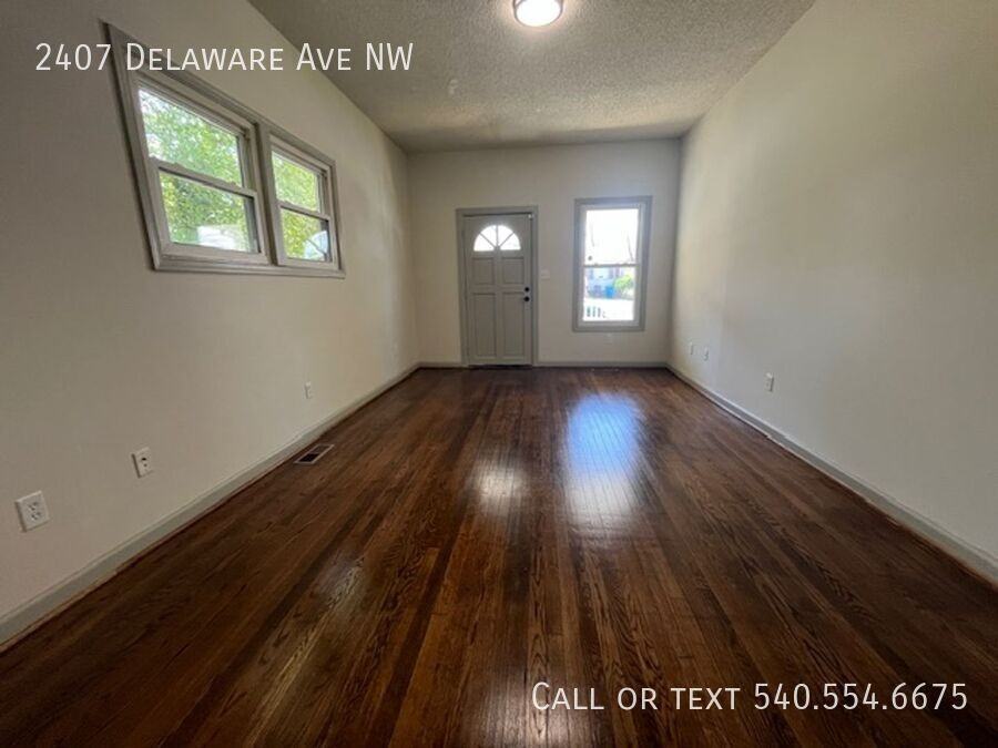 2407 Delaware Ave Nw - Photo 2 of 10