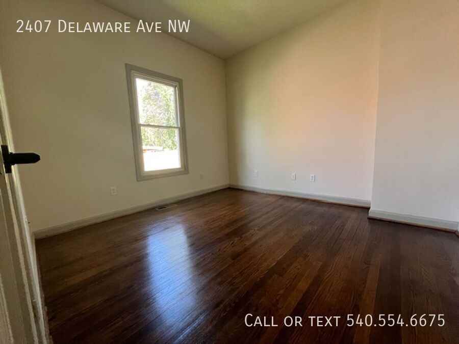 2407 Delaware Ave Nw - Photo 3 of 10