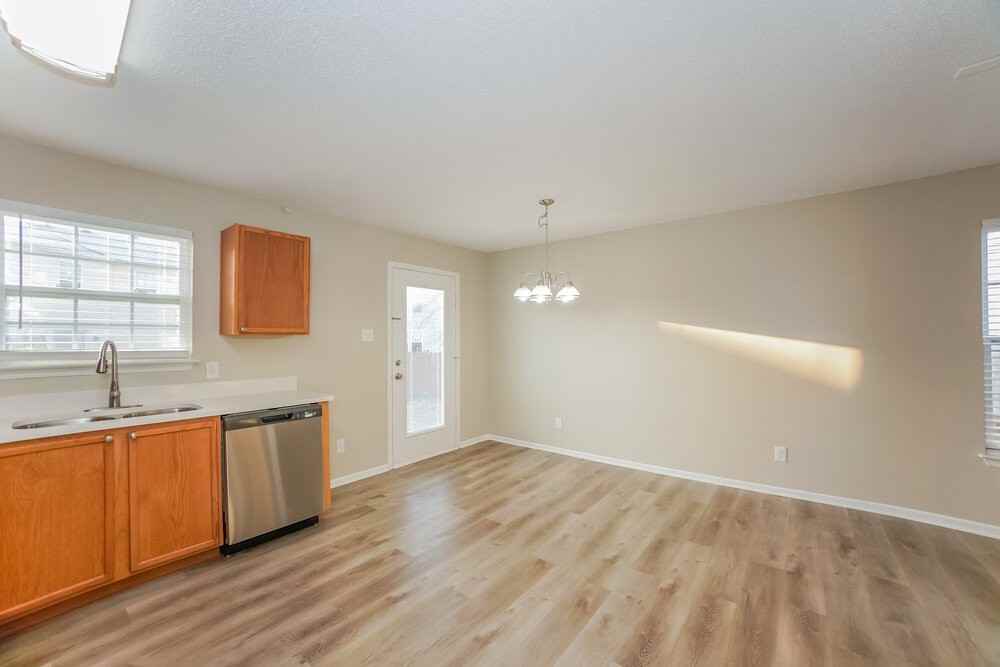 10387 Fairmont Ln - Photo 6 of 15