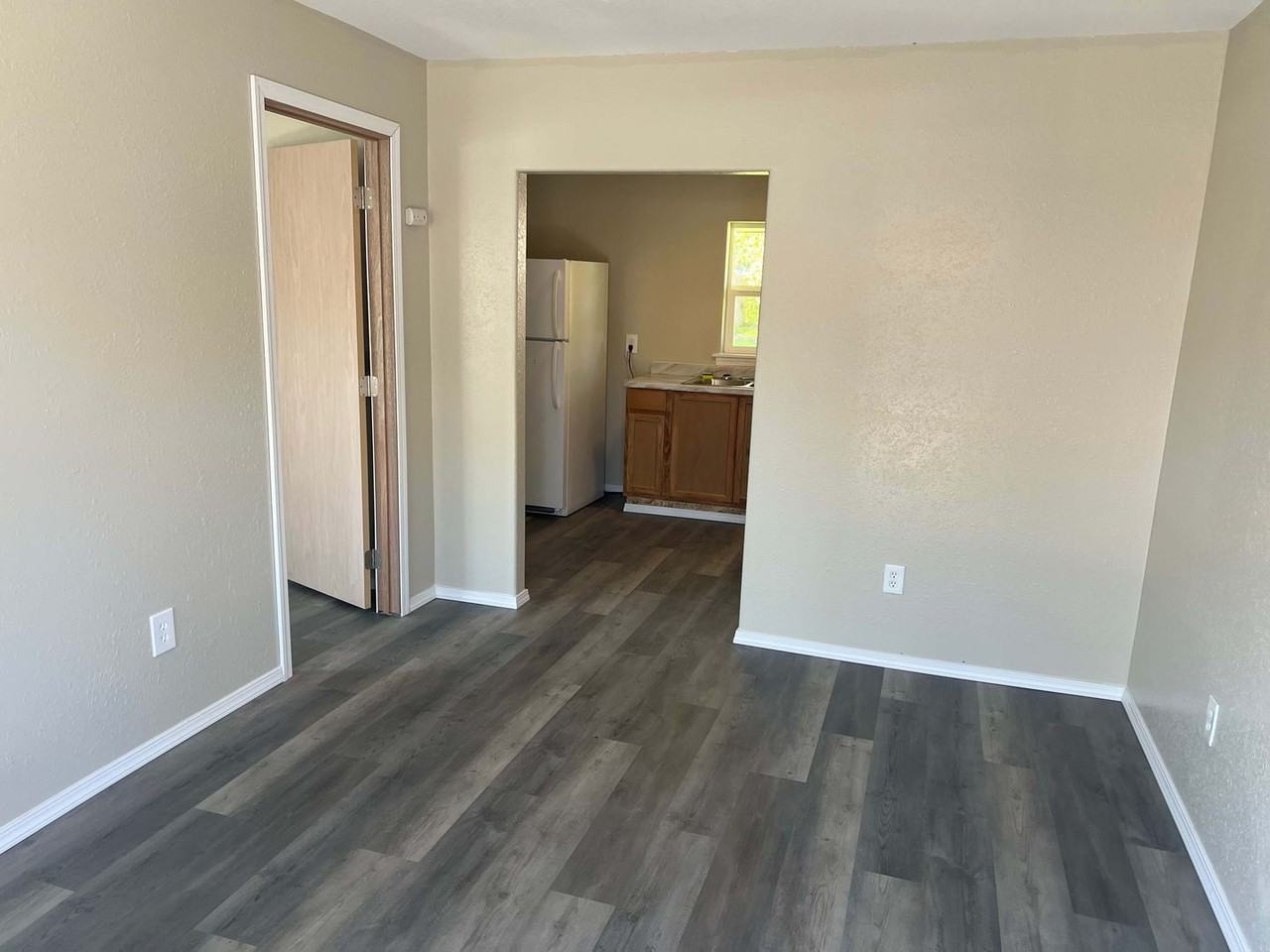 Sundown Apartments - Photo 4 of 23