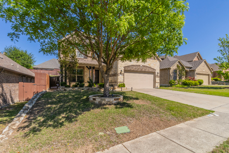 1313 Poplar Dr - Photo 2 of 32