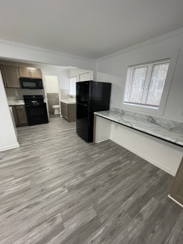 219 N Davison St - Photo 2 of 8