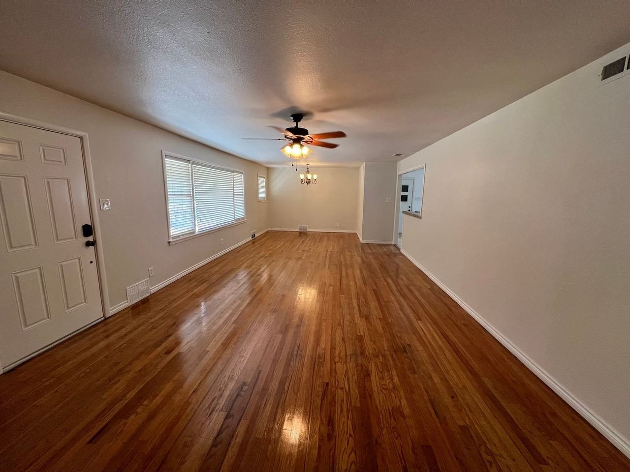 3510 40th St - Photo 4 of 17