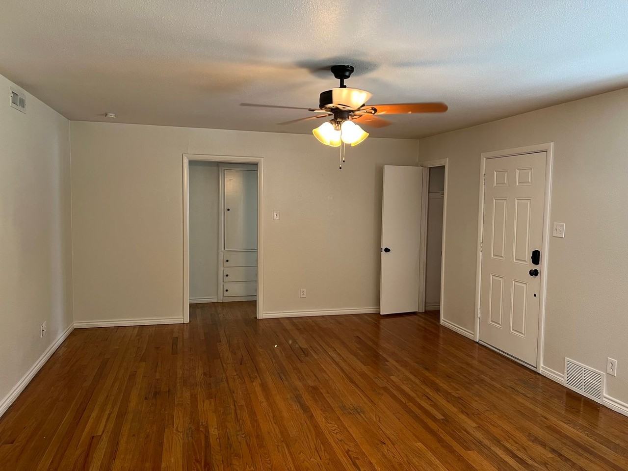 3510 40th St - Photo 5 of 17