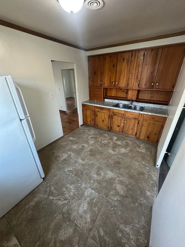 1320 Fay Dr - Photo 3 of 7