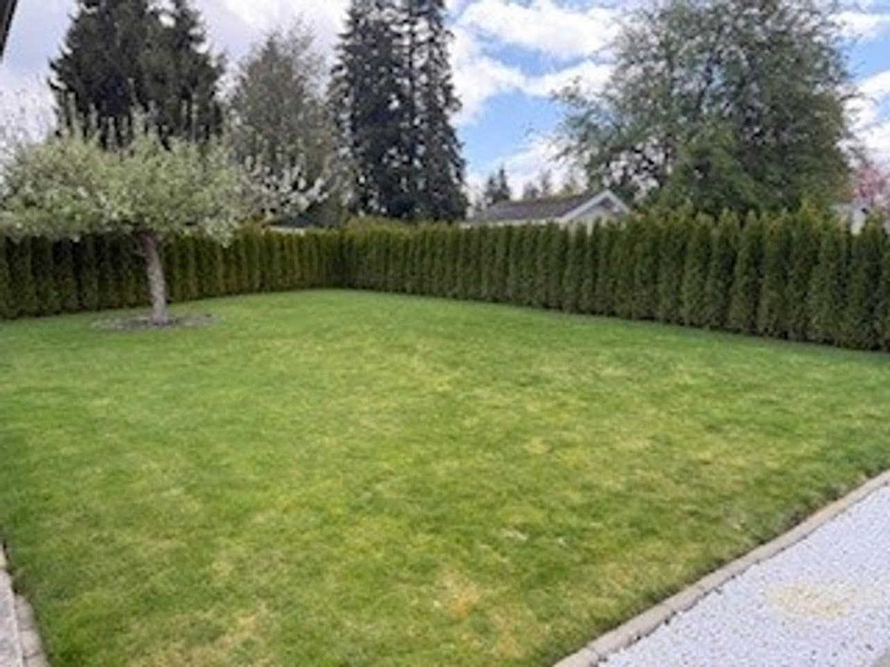 430 Vista Pl - Photo 3 of 21