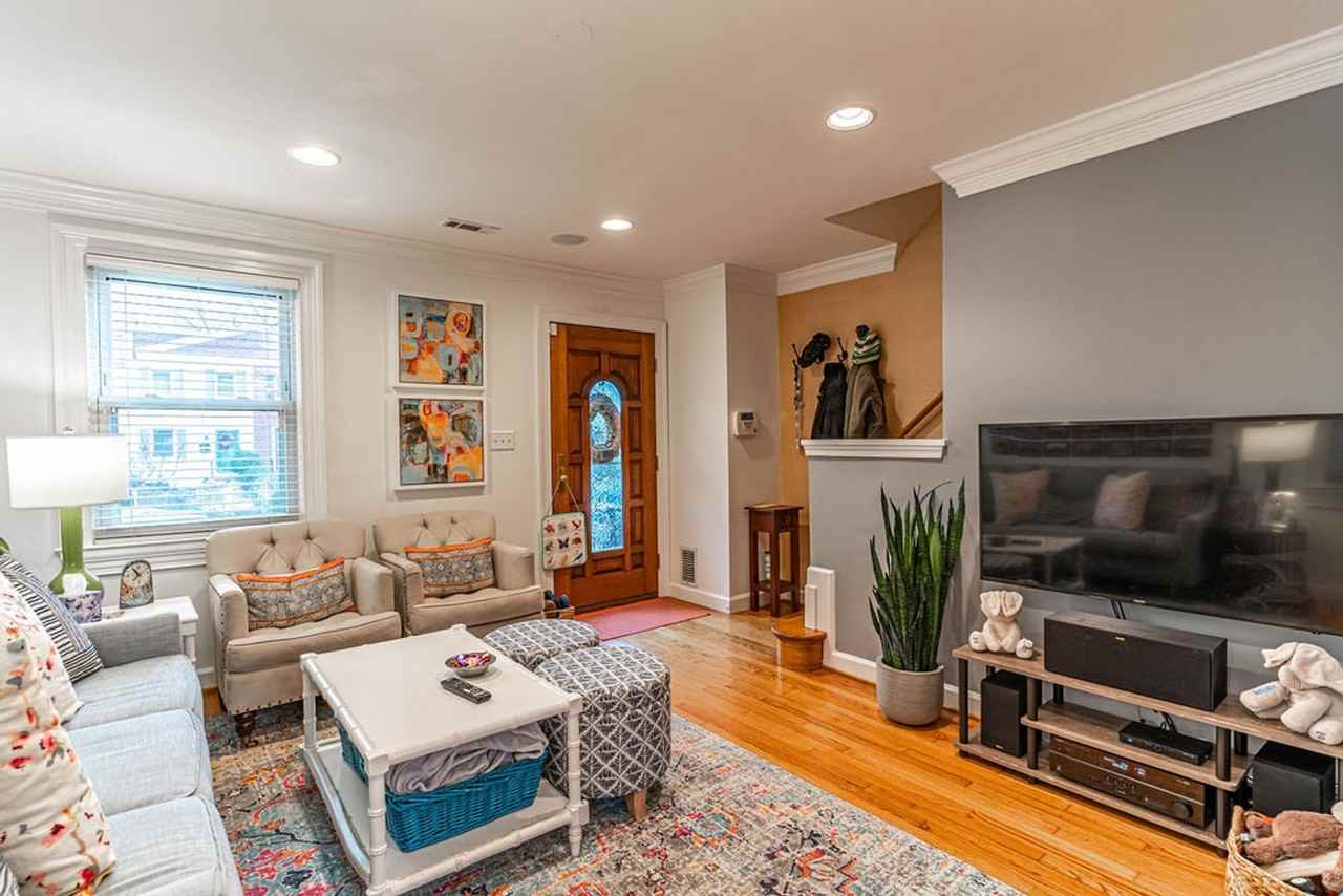 1206 Colonial Ave - Photo 5 of 36